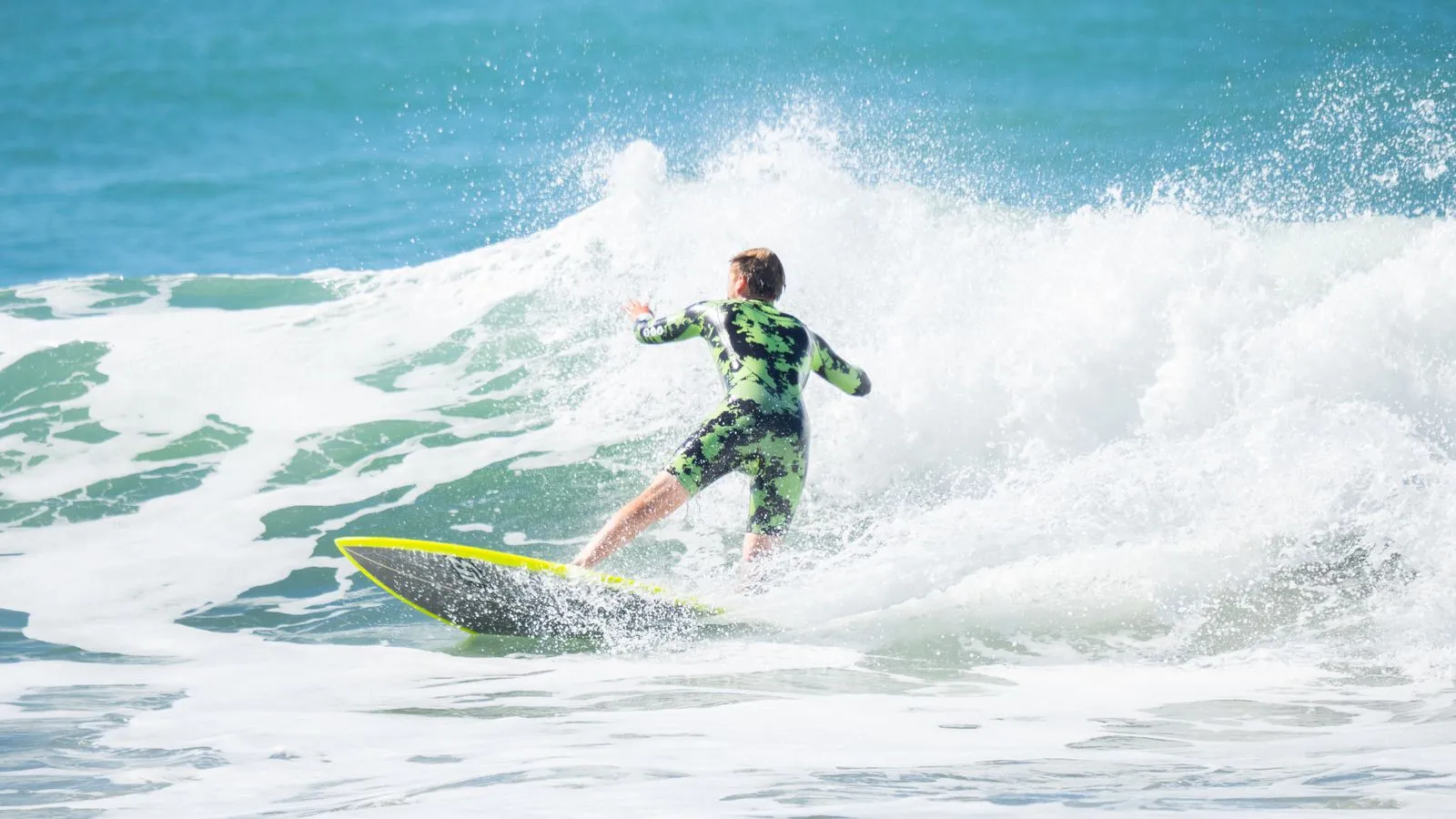 Choosing a Surf Lesson for Your Family
